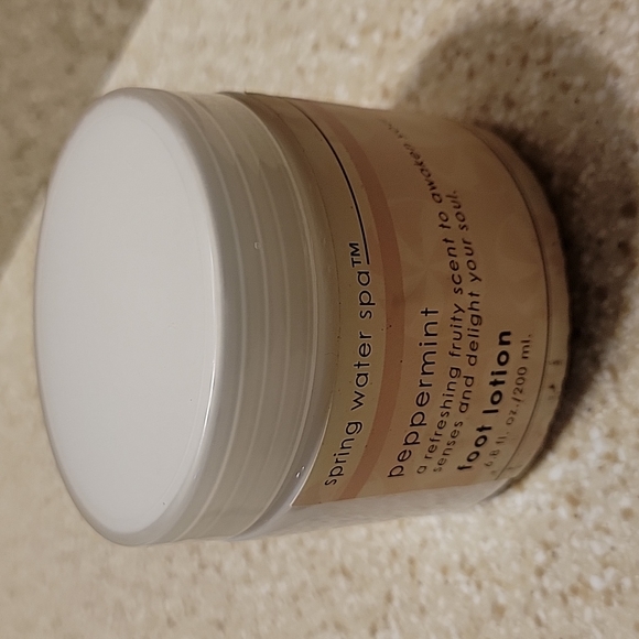 Peppermint Foot Lotion NWT - Picture 1 of 5